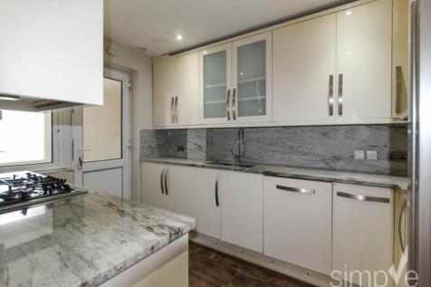 Cranford Drive, Hayes, Middlesex photo 3
