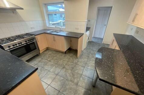 3 Bedroom house to rent, Guppy Street, Robourne photo 5
