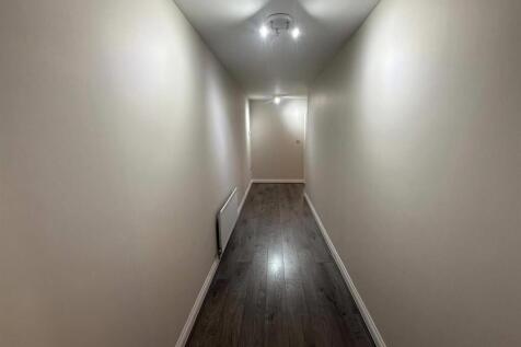 ENTRANCE / HALLWAY