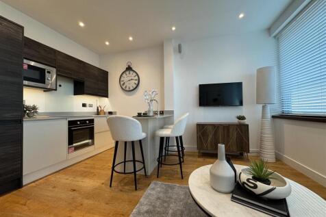 Living room pic 5.jpeg