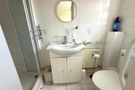 EN SUITE.jpg