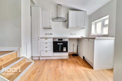 Wood Street, NEWPORT photo 3