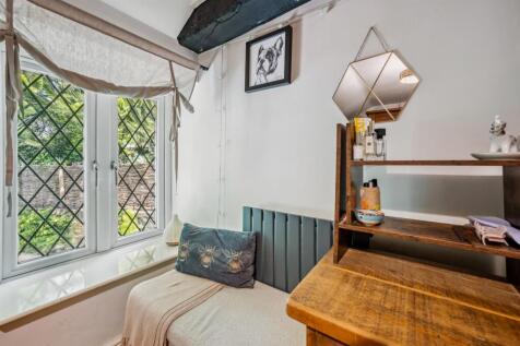 Bedroom Two window seat.jpg