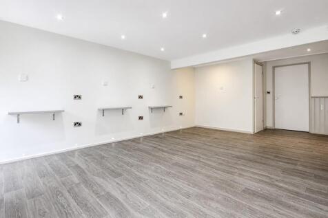 Retail Property (high street) to rent Image 5