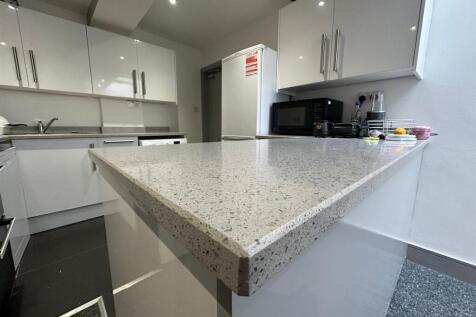 BILLS INCLUDED - Bournbrook Road, Selly Oak, Birmingham photo 4