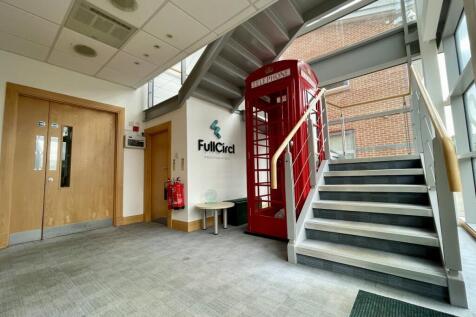 Unit 2  Winnersh Fields 6.JPEG