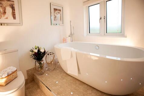 Main Bathroom EXAMPLE