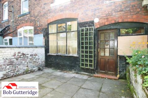 ENCLOSED REAR GARDEN