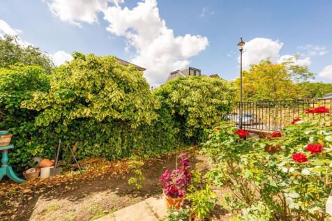 Kingston Upon Thames, KT2 - property photo