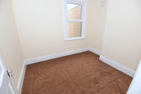 Pembroke Road, Erith, DA8 1BY photo 4