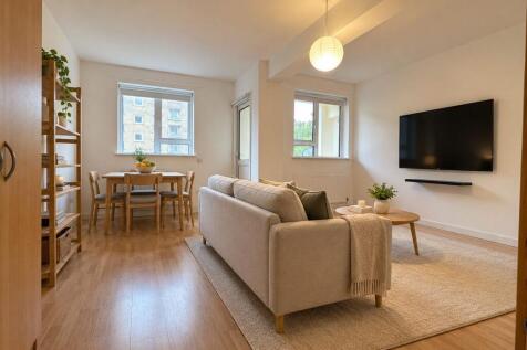 2-bed flat on Osnaburgh Street, Grasmere Osnaburgh Street, NW1, £2,850/mo