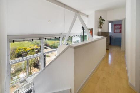 STRIKING GALLERY.jpg