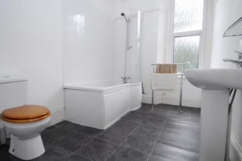 27 Alexandra Road photo 3