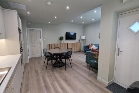 5 Bed - Barrington Road, Wavertree, L15 photo 3