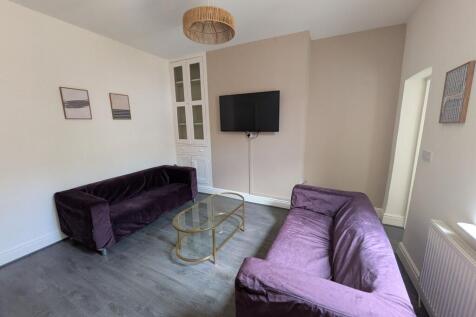 4 Bed - Barrington Road, Wavertree, L15 photo 3