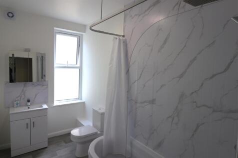 Bathroom.JPG