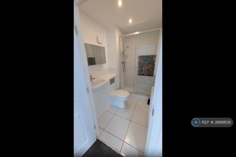 Bedroom 1 Leading Ensuite