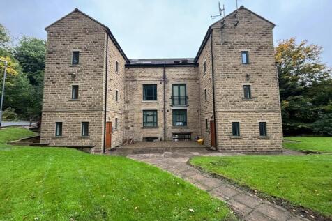 2-bed flat on Riverside Court, Halifax, HX3 9LR, £795/mo