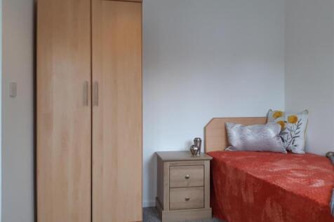 Flat 20 Room 2 B.jpg