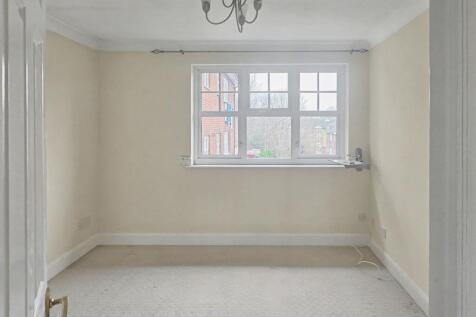 Flat 6 Marquis Court, Earls Meade, Luton, Bedfordshire, LU2 7LG