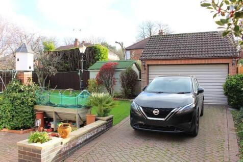 Detached Double Garage