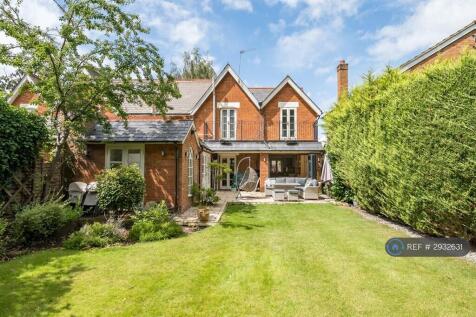 Garden/ Rear Aspect
