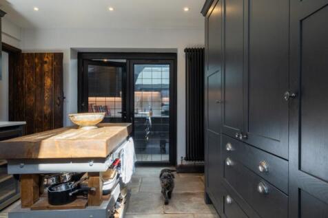 Coach-House-36_f10d-d8ee-5e7f-d4c3-866e-03ae-a93f-