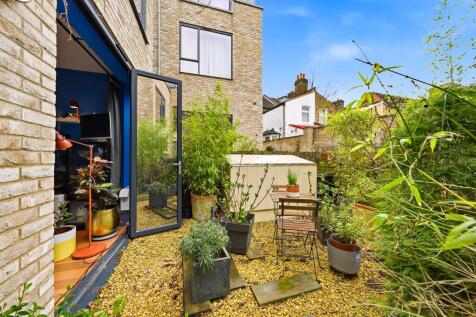 4 bed, 3 bath Town House in leeds - Photo 44