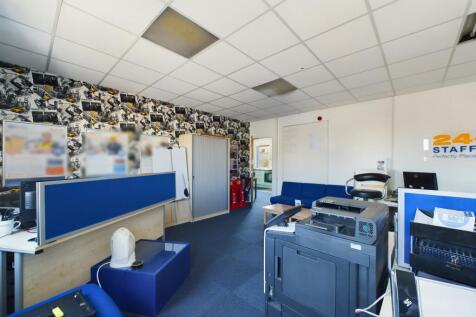 CAM02023G0-PR0075-STILL014