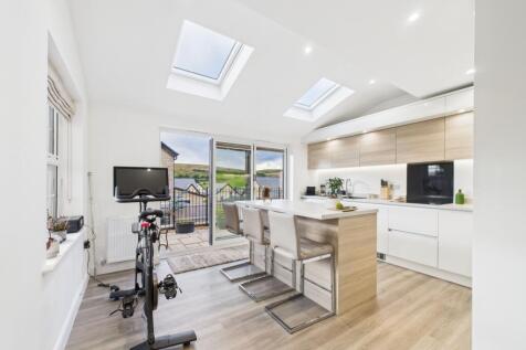 CAM02093G0-PR0051-STILL023