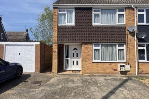 3 Bedroom Semi-Detached in PE26 2NW