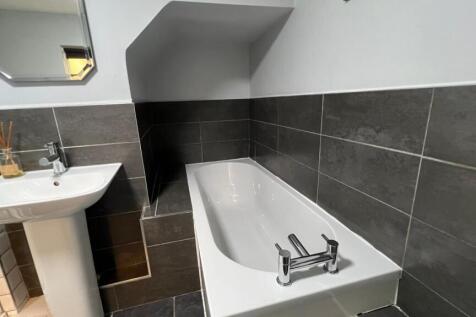 WhatsApp Image 2025-11-10 at 15.36.28 (6).jpeg