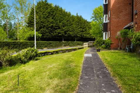 Berwick Way, Sevenoaks, Kent photo 3