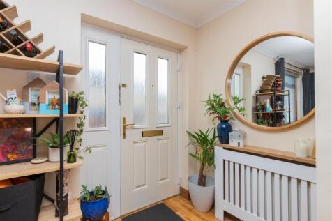 18 Brook Street Strathaven ML10 6NG-17.jpg