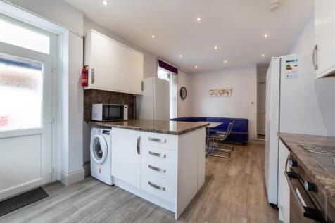 Available June 2027, £180pppw - Osborne Avenue, Jesmond photo 4
