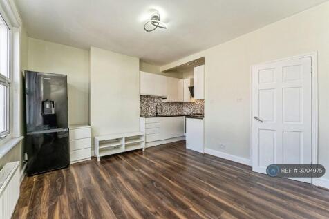 Living Room/Kitchen