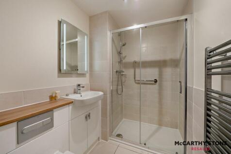 Shower Room: