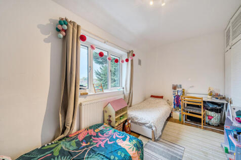 1365989-4-68f0be9...