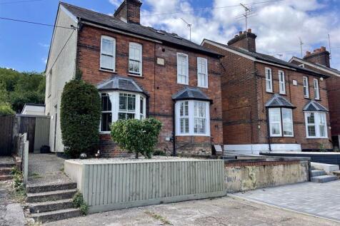 High Wycombe, HP10 - property photo