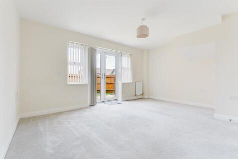 71 London Road, Corby (5 of 21).jpg