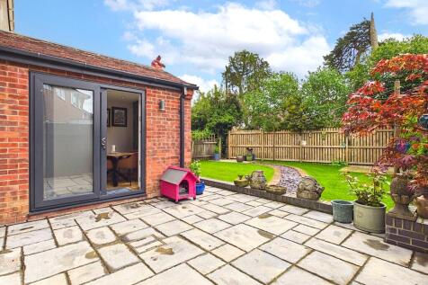 14 Pinewood Close - Rear Garden