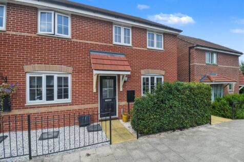 Corby, NN17 - property photo