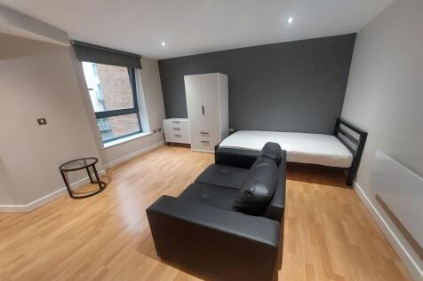 Living &amp; Bedroom