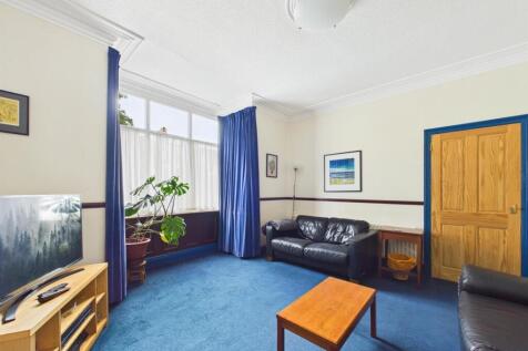 lounge 2.jpg