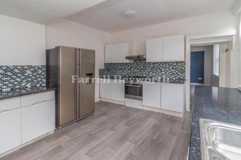 Kitchen image 3
