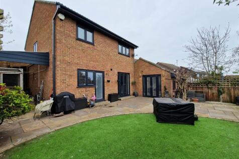 South facing garden (carport space to side)