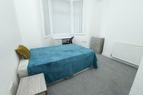 81 Westbourne #4.jpg