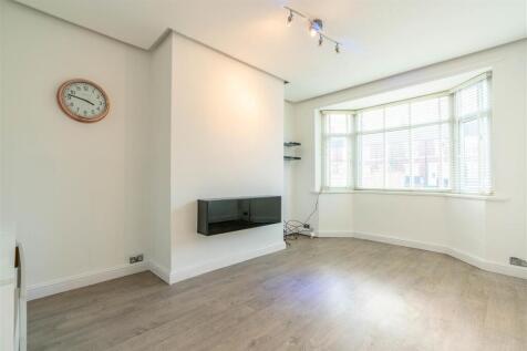 Mitford Gardens, Wideopen, NE13 photo 5