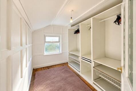 dressing room nursery.jpg