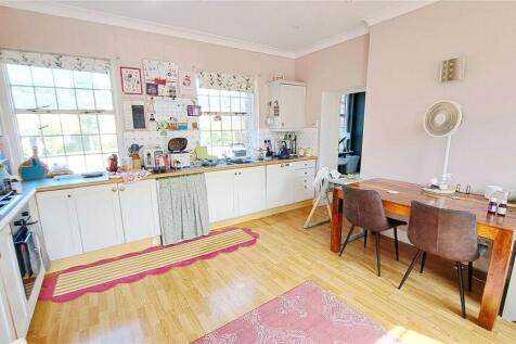 Living Room/Kitchen